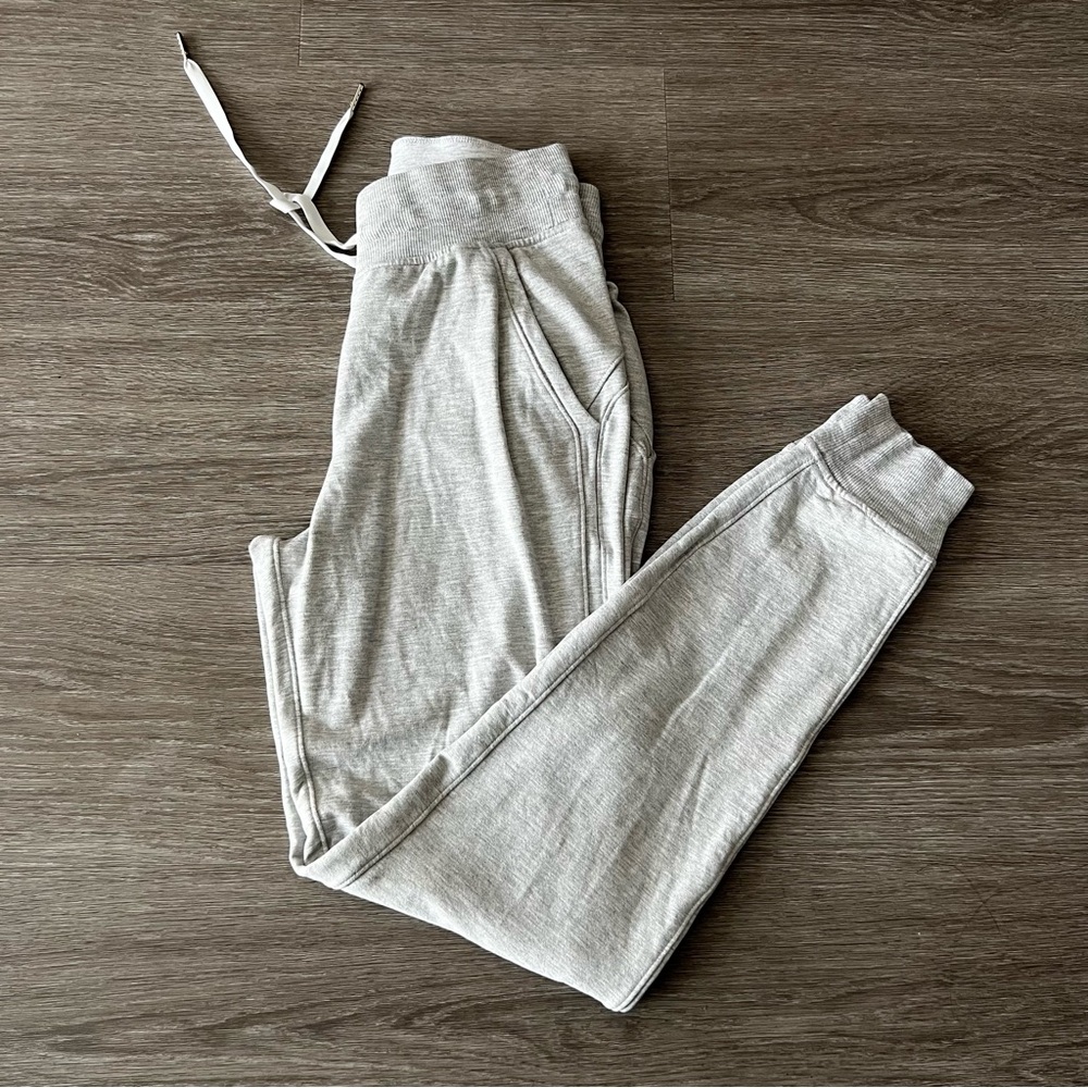 Lululemon Metro Miles Jogger
Heathered Stargaze